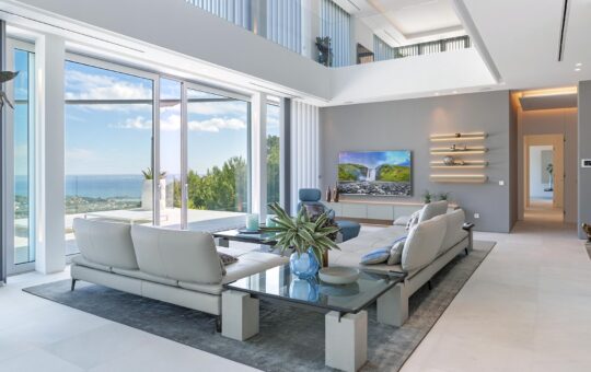 Traumhafte moderne Villa in Costa den Blanes - Hohe Decken