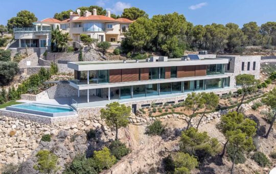 Spektakuläre Designer-Villa in Costa de la Calma - Gesamtansicht der modernen Neubauvilla