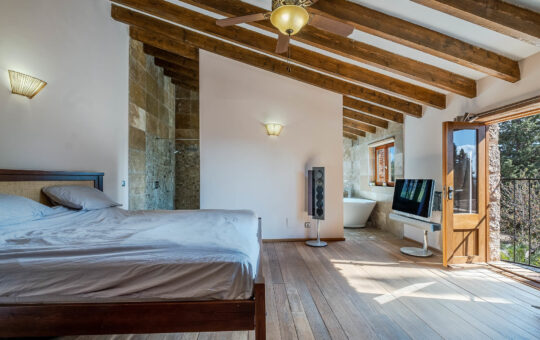 Wunderbare mallorquinische Finca in dem idyllischen Dorf Calvià - Hauptschlafzimmer mit Badezimmer en Suite