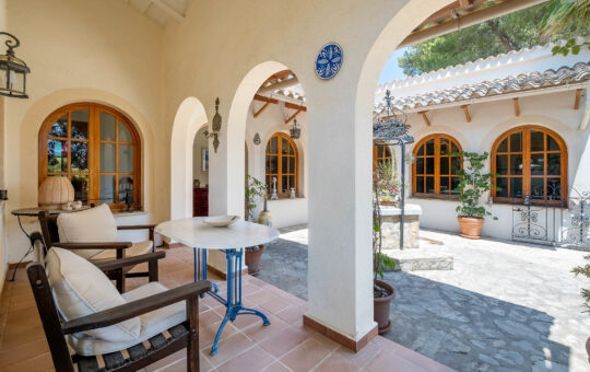 Mediterrane Villa in ruhiger Wohnlage in Paguera - Eingangsbereich