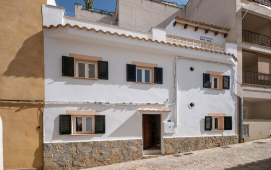 Charmantes Dorfhaus in ruhiger Lage - Frontfassade