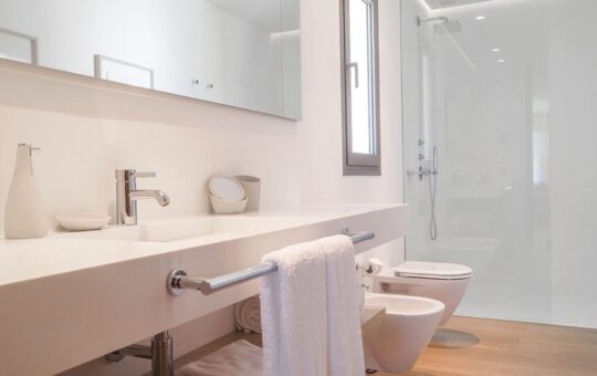 Outstanding modern villa in first sea line - Bathroom 3