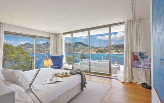 Outstanding modern villa in first sea line - Bedroom 2