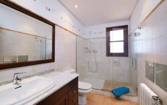 Villa with wonderful panoramic view - Bathroom with shower