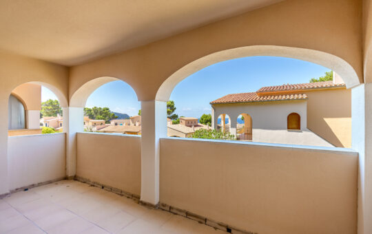 Apartment in a Mediterranean complex in Sant Elm - Spacious covered terrace with garden and partial sea views