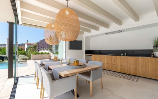 Exclusive newly built villa in the heart of Andratx - Outdoor kitchen with dining area