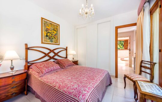 Family villa in a renowned residential area - Bedroom 1