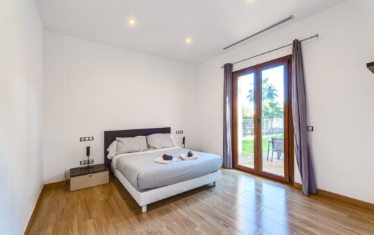 Fantastic villa with holiday rental licence in Palmanova - Bedroom 3