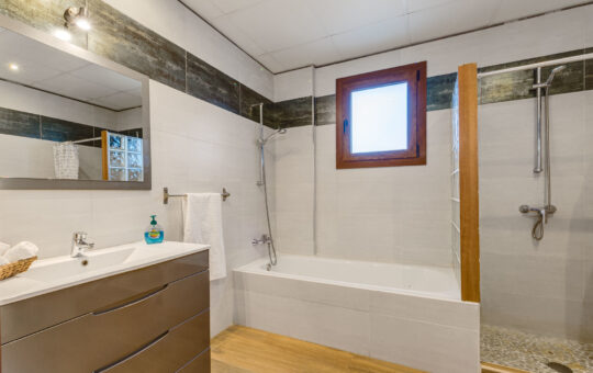 Fantastic villa with holiday rental licence in Palmanova - Bathroom 2