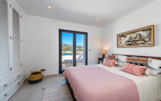 Completely renovated apartment with a dream view of the port - Bedroom 2