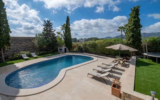 Wonderful Mallorcan finca in the picturesque village of Calvià - Pool and open views