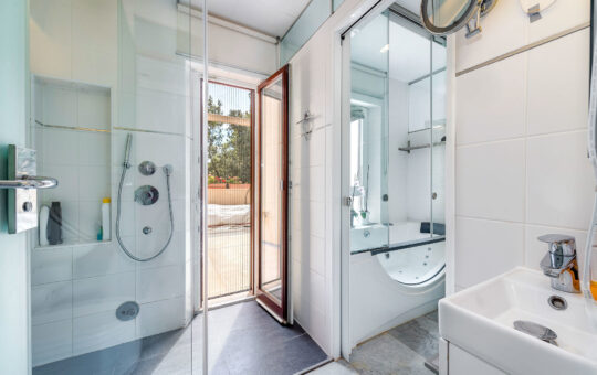 Charming and bright villa in Es Verger - Guest WC