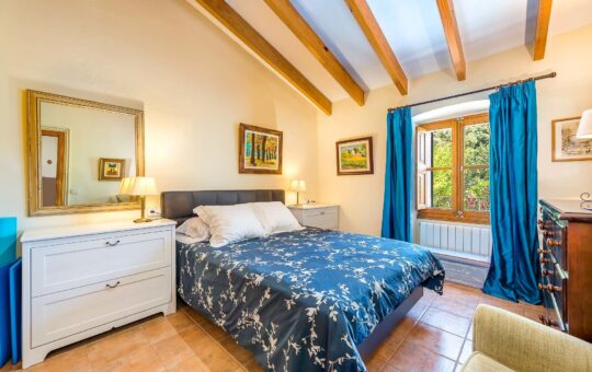 Lovely and rustic family finca in Galilea - Main bedroom