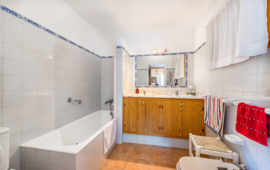 Lovely and rustic family finca in Galilea - Complete bathroom on ground floor