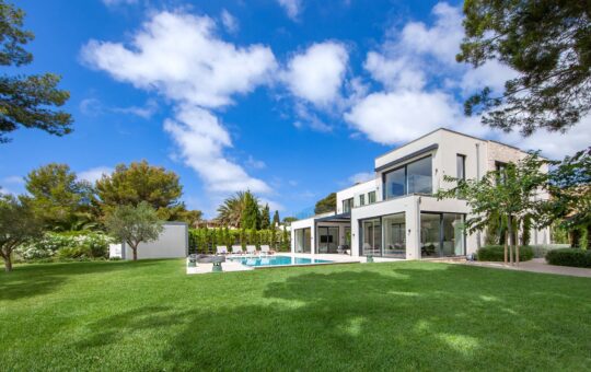 Modern new build villa in Sol de Mallorca with sea views - Garden