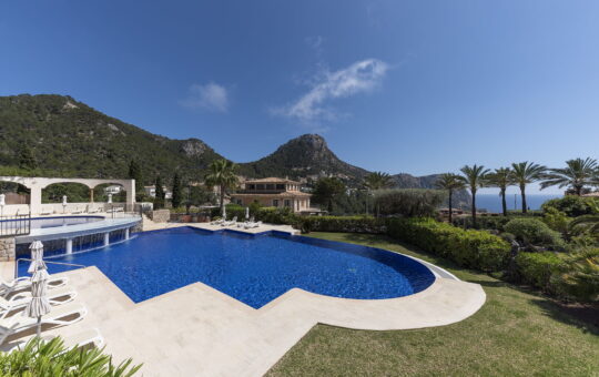 Spacious apartment with private garden in Port d'Andratx - Swimming pool and mountain views