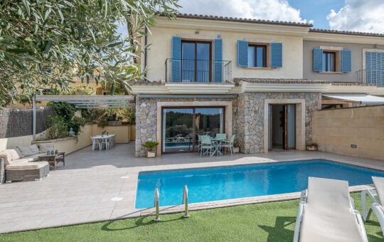Beautiful family villa in the quiet village of Es Capdellà with holiday rental licence