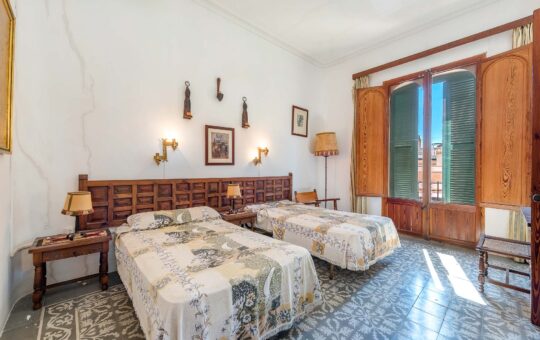 Historical town house for rehabilitation in the heart of Andratx - Bedroom 1