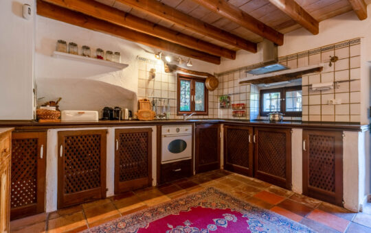 Magnificent Mallorcan finca property with holiday rental license - Rustic kitchen