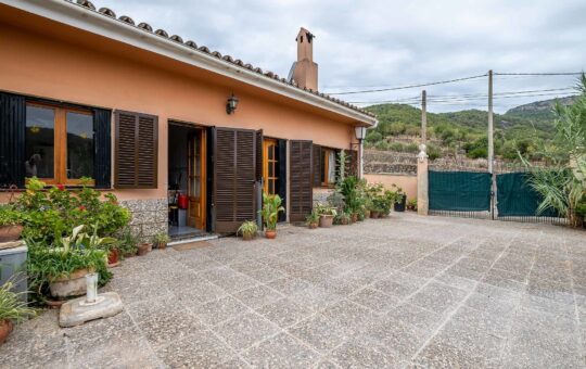 Cosy Majorcan finca surrounded by nature in Puigpunyent