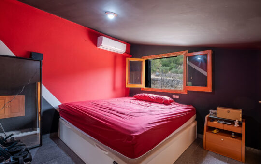Cosy Majorcan finca surrounded by nature in Puigpunyent - Bedroom 3