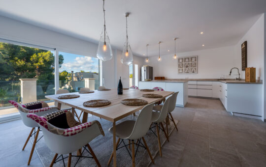 Spacious family villa with pool in Nova Santa Ponsa - Open fitted kitchen