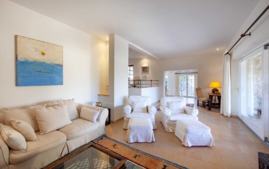 Mediterranean villa with port views in a prestigious residential area in Port Andratx - Living area