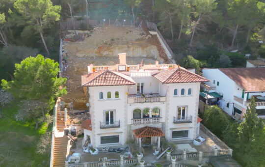 Historic property with monument protection in a prime location - Drone picture