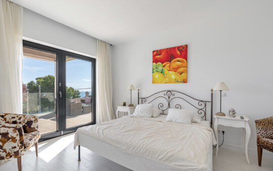 Villa moderna con vistas al mar en Costa d'en Blanes - Dormitorio 1 en segunda planta