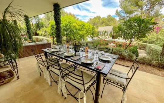 Villa moderna con jardín y piscina en Sol de Mallorca - Terraza en el primer piso