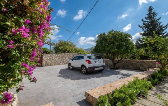 Maravillosa finca mallorquina en el pintoresco pueblo de Calvià - Zona aparcamiento en el exterior