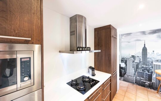Villa mit traumhaftem Panoramablick - Moderne Einbauküche