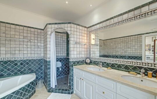 Luxus-Anwesen mit spektakulärem Meerblick - Badezimmer 1
