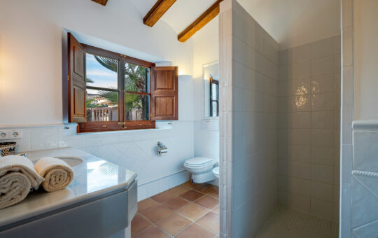 Eindrucksvolles Finca-Anwesen in idyllischer Lage - Badezimmer 1