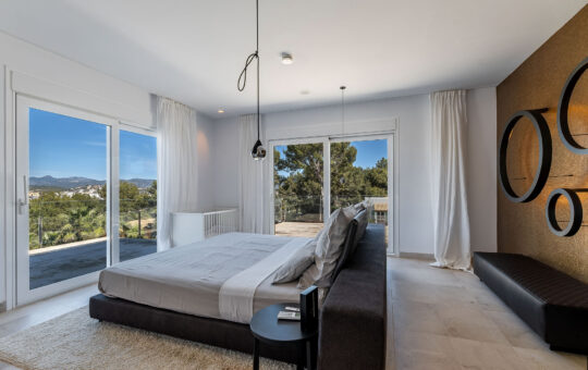 Stilvolle Familienvilla in bevorzugter Lage in Nova Santa Ponsa - Schlafzimmer 1