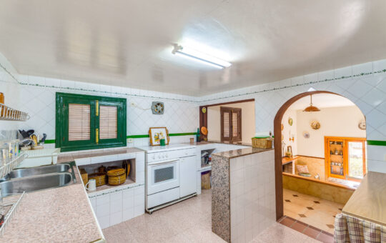Traditionelle Villa in wunderschöner Lage mit Blick auf die Bucht von Palma - Küche im Untergeschoss