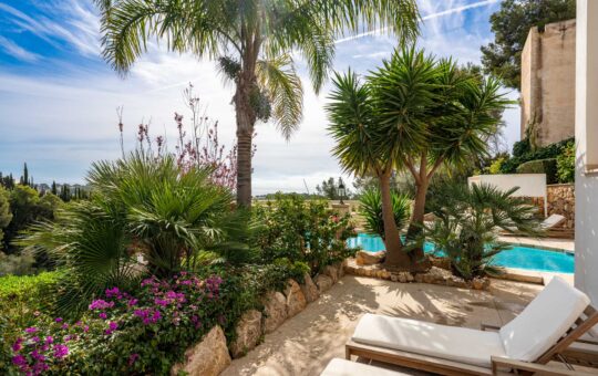 Grandiose Villa mit viel Privatsphäre und Meerblick - Mediterrane Bepflanzung