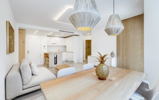 Neu renoviertes Appartement in Illetas fußläufig zum Meer - Wohn-/Essbereich und offene Küche