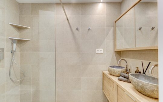 Neu renoviertes Appartement in Illetas fußläufig zum Meer - Badezimmer mit Dusche
