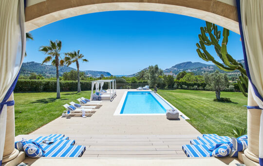 Fantastic finca with fantastic harbor views in Port Andratx - Sun terrace, garden and pool with port views