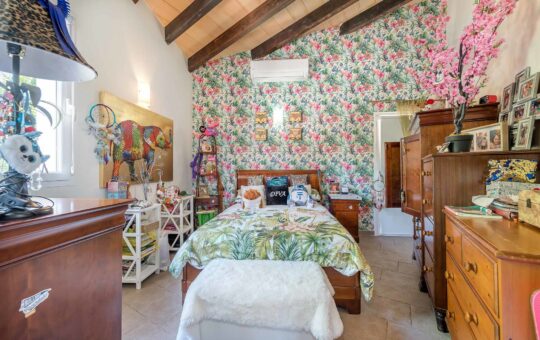 High-quality family villa close to the bathing bay - Bedroom 3