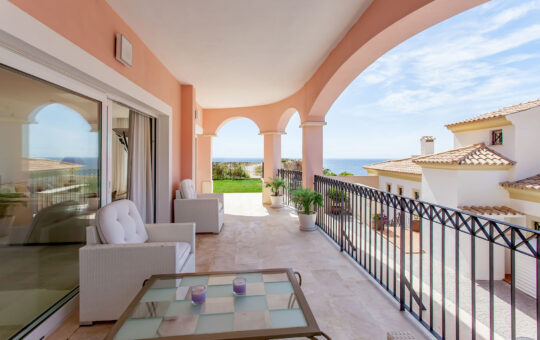 Magnificent garden apartment with sea views - Covered terrace with sea view