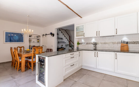 Charming village house in the heart of S'Arraco - Open fitted kitchen