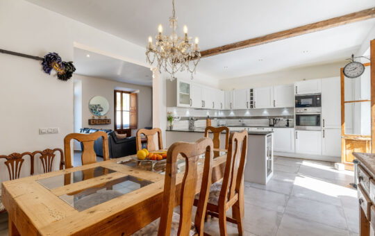 Charming village house in the heart of S'Arraco - Dining area