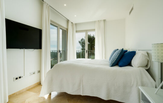 Spacious Villa with a lot of privacy and sea view - Bedroom 2
