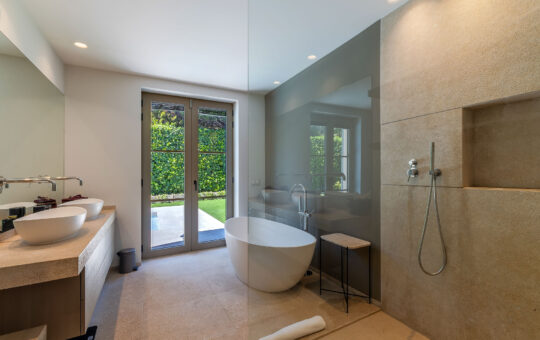 Charming finca style villa in a privileged location in Nova Santa Ponsa - Bathroom 2