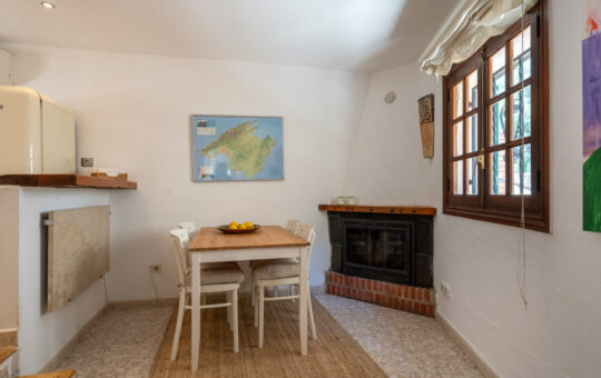 Fully renovated charming village house with beautiful views - Kitchen with dining area