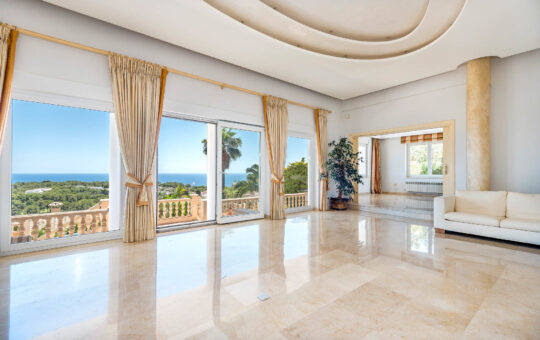 Villa con preciosas vistas al mar en Bendinat - Wohnbereich und Schlafzimmer