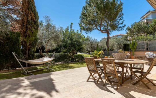 Amplia planta baja con jardín en Sol de Mallorca - Terraza y jardín