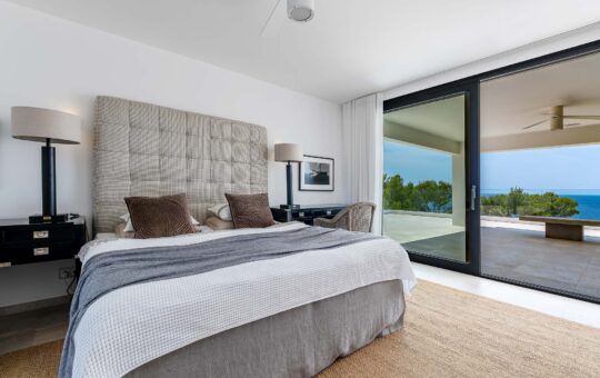 Exklusive Residenz mit Panoramablick auf das Meer und privatem Tennisplatz - Schlafzimmer 1